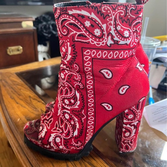 Red Paisley Boots - Picture 1 of 1